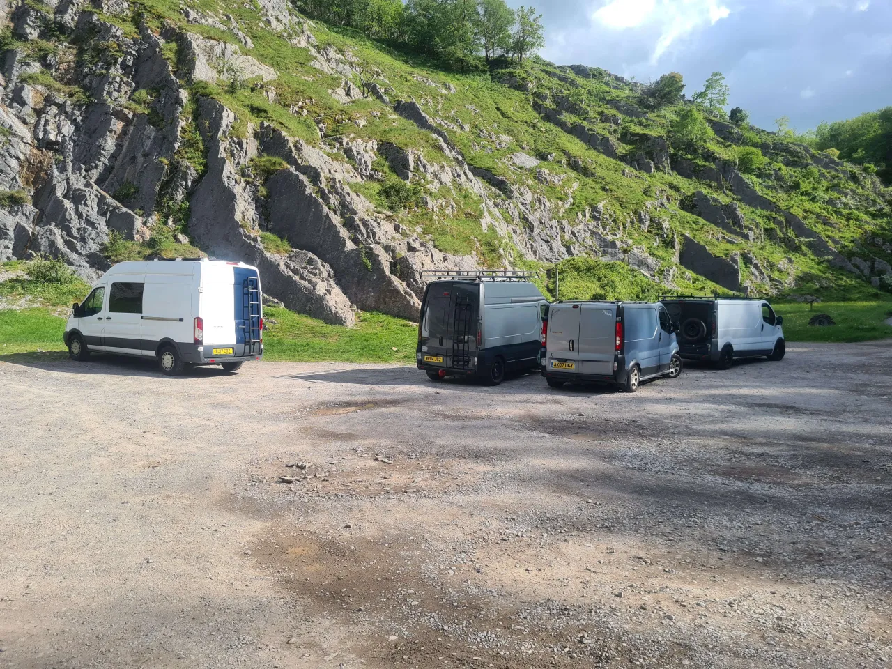 Van Convoy at the Gorge